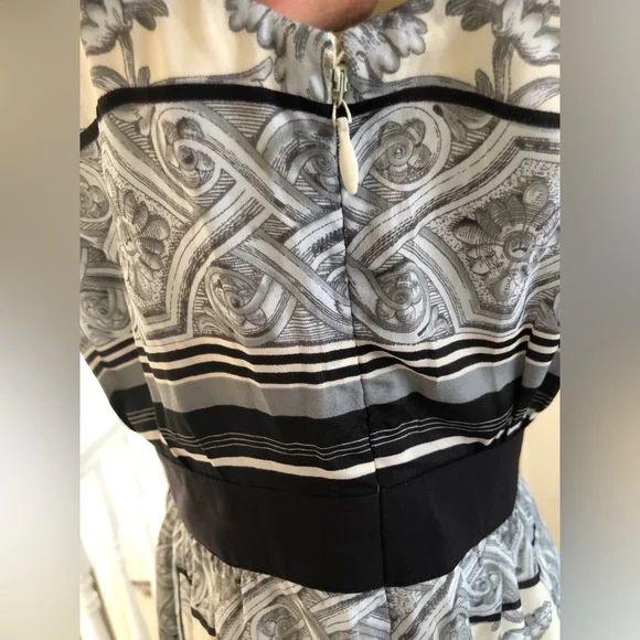 VINCE CAMUTO Maxi dress. - Picture 10 of 16